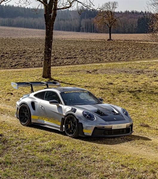  Mô hình xe Porsche 911 GT 3 RS tỉ lệ 1:64 Stance Hunters OT64558 