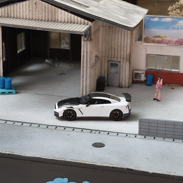  Mô hình xe Nissan GTR R35 Nismo tỉ lệ 1:64 Fuji OT64726 
