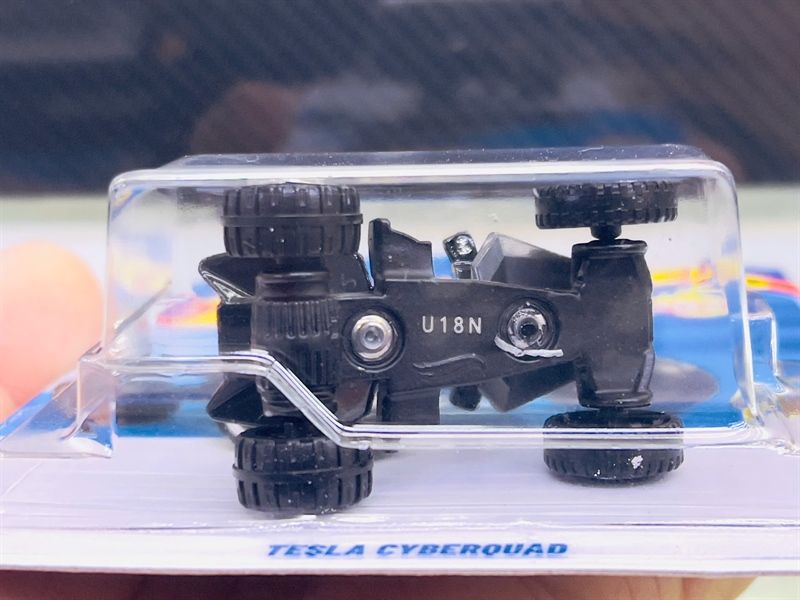  Mô hình xe Tesla Cyperquad gold Hotwheels kim loại có bản quyền chính hãng tỉ lệ 1:64 C4982-TE 