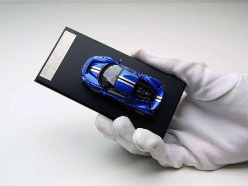 Mô hình xe Ferrari 488 Pista Electric Blue tỉ lệ 1:64 Stance Hunters OT64616 