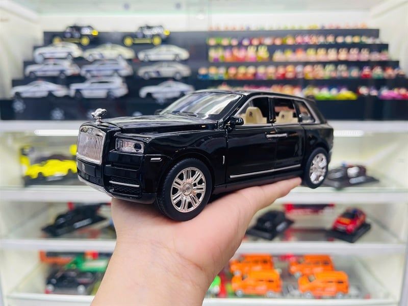  Xe ô tô mô hình bằng hợp kim và nhựa RR Cullinan tỉ lệ 1:24 Chezhi OT340 