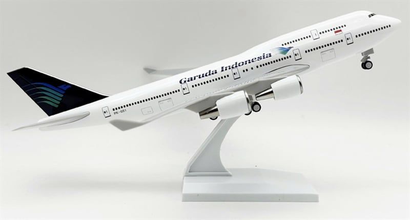  Mô hình máy bay Garuda Indonesia Boeing B747 30cm MB30029 