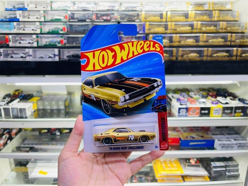  Mô hình xe Dodge Charger Challenger Hemi '70 Hotwheels kim loại có bản quyền chính hãng tỉ lệ 1:64 C4982-DO 