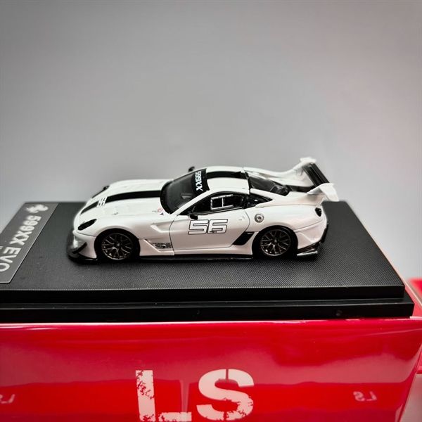  Mô hình xe ô tô Ferrari 599XX EVO Automotive limited 499pcs tỉ lệ 1:64 LS MODEL OT64624 