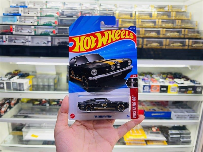  Mô hình xe Ford Shelby GT500 '67 Hotwheels kim loại có bản quyền chính hãng tỉ lệ 1:64 C4982-FO 