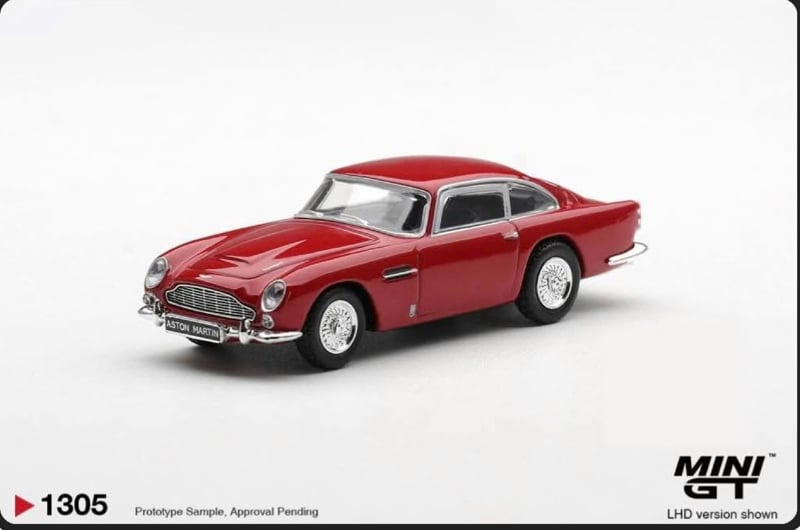  Mô hình xe Aston Martin DB5 Fiesta Red tỉ lệ 1:64 MiniGT MGT01305 