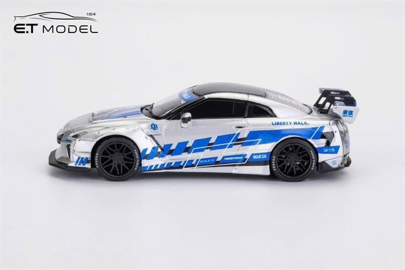  Mô hình xe Nissan GTR R35 LBWK LB FNF silver blue limited 499pcs tỉ lệ 1:64 ET model OT64768 