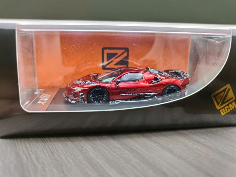  Mô hình xe Ferrari SF90 F9XX Mansory Coupe tỉ lệ 1:64 DCM Model OT64662 