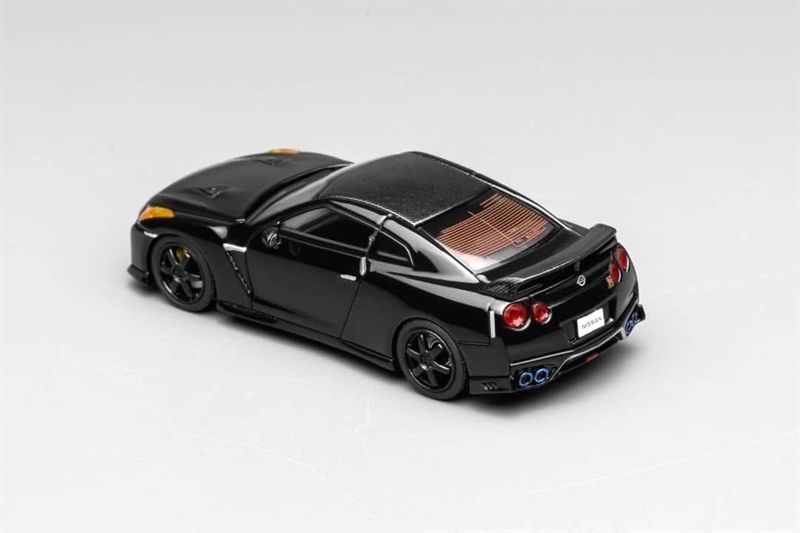  Mô hình xe ô tô Nissan GTR R35 customize Headlights tỉ lệ 1:64 Motorhelix M63517 