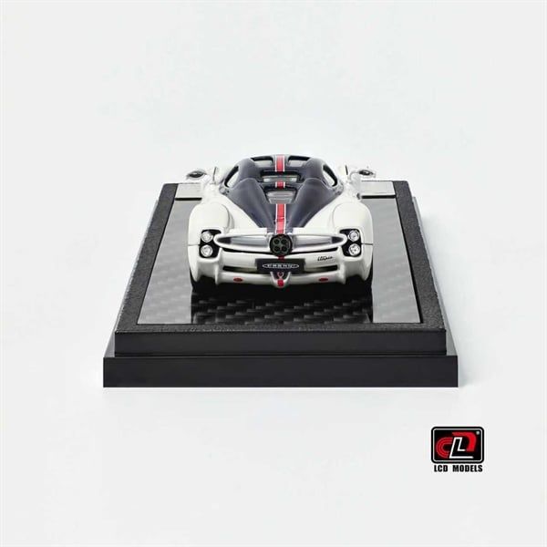  Mô hình xe Pagani Utopia (White & Blue Carbon) tỉ lệ 1:64 LCD LCD64039-WB 