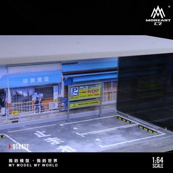 Hộp trưng bày mô phỏng bãi đỗ xe Parking lot - Cafeteria lighting Edition Scene kích thước30cmx13.3cmx10cm tỉ lệ 1:64 MoreArt MO914412 