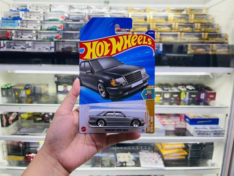  Mô hình xe Mercedes-Benz 500 E Hotwheels kim loại có bản quyền chính hãng tỉ lệ 1:64 C4982-ME 