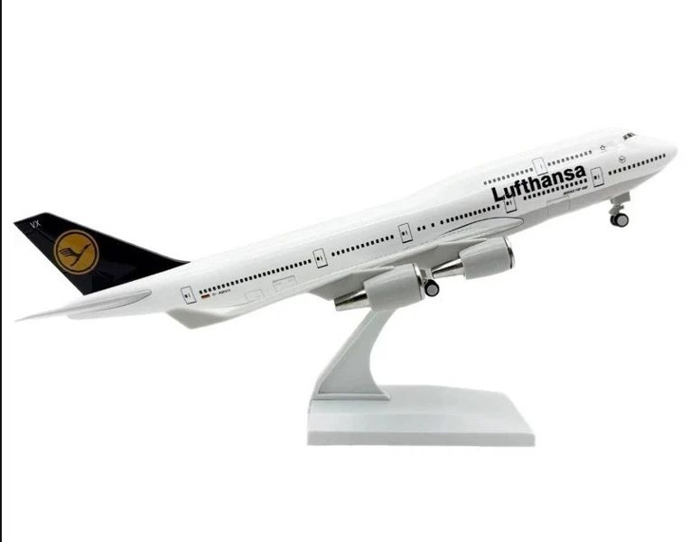  Mô hình máy bay Lufthansa B747 có bánh xe - kích thước 30cm MB30053 