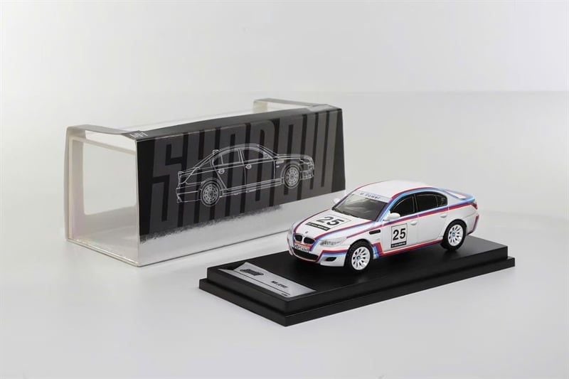  Mô hình xe BMW 5 Series Four-Door Sedan M5 E60 White 25th Anniversary (216) tỉ lệ 1:64 Shadow model OT64478 