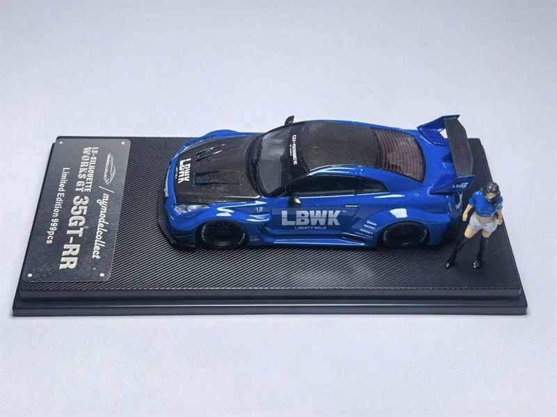  Mô hình xe Nissan GTR R35 Blue Carbon Fiber Cover Paint + Includes Figure tỉ lệ 1:64 Mymodelcollect MC640005I 