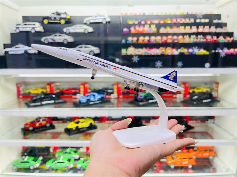  Mô hình máy bay phản lực Concorde Singarpore có bánh xe kích thước 20cm MB20134 