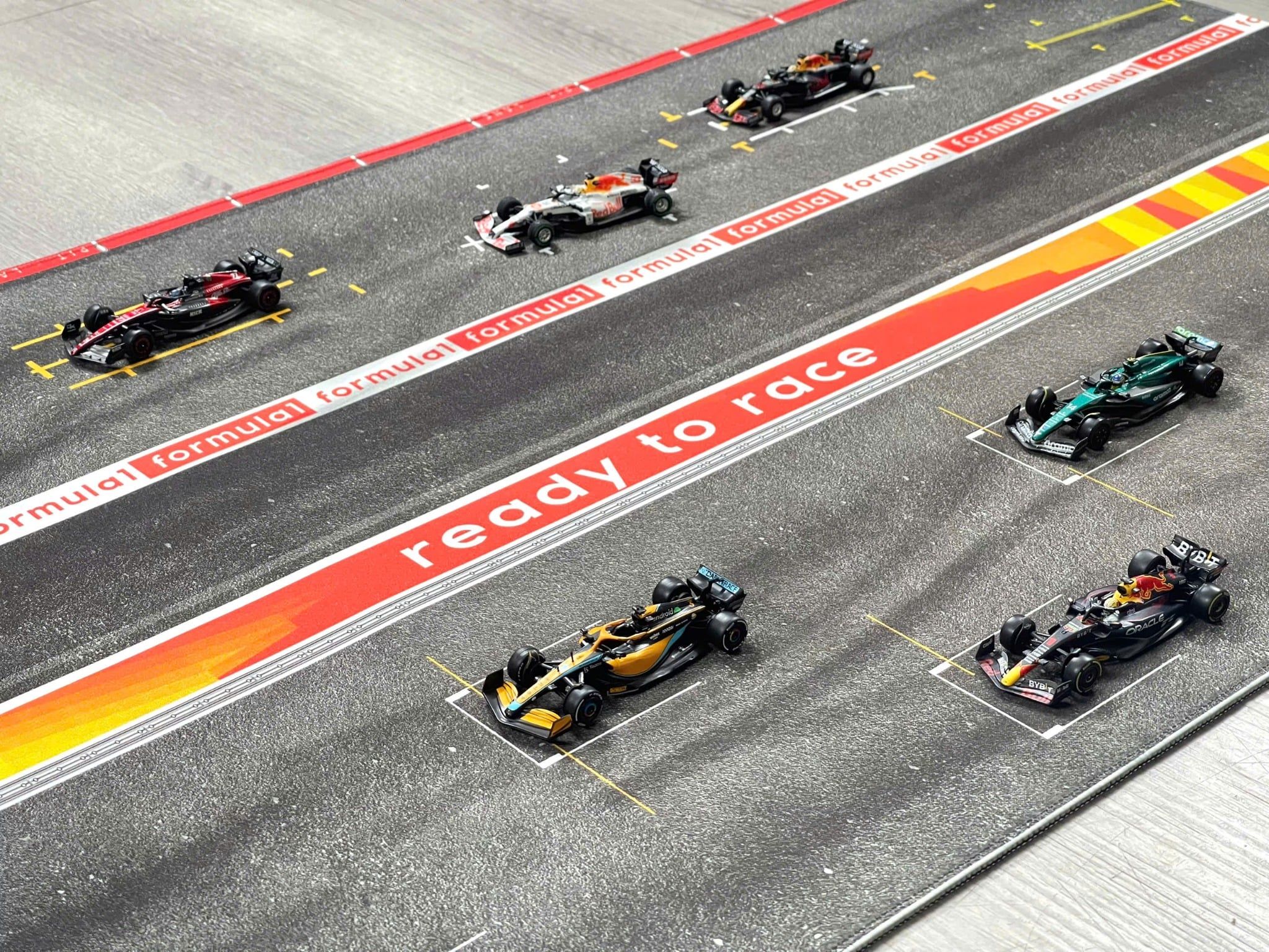  Phụ kiện thảm sa bàn chống trượt mô phỏng diorama đường đua F1 kích thước 100x50 cho mô hình xe 1:64 Autono1 PT031 