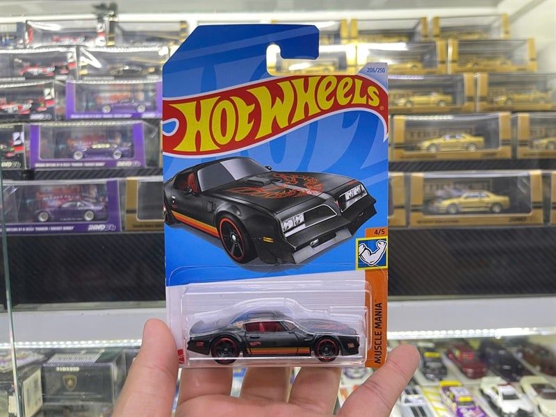  Mô hình xe Pontiac Firebird T/A '77 Hotwheels kim loại có bản quyền chính hãng tỉ lệ 1:64 C4982-PT 