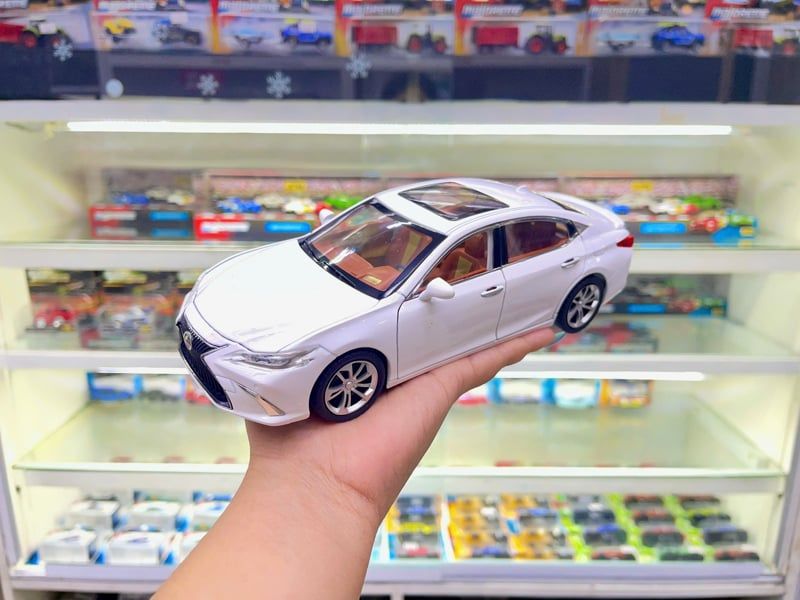  Xe ô tô mô hình bằng hợp kim và nhựa ES 300 Tỉ lệ 1:24 JIN LIFANG OT24147 