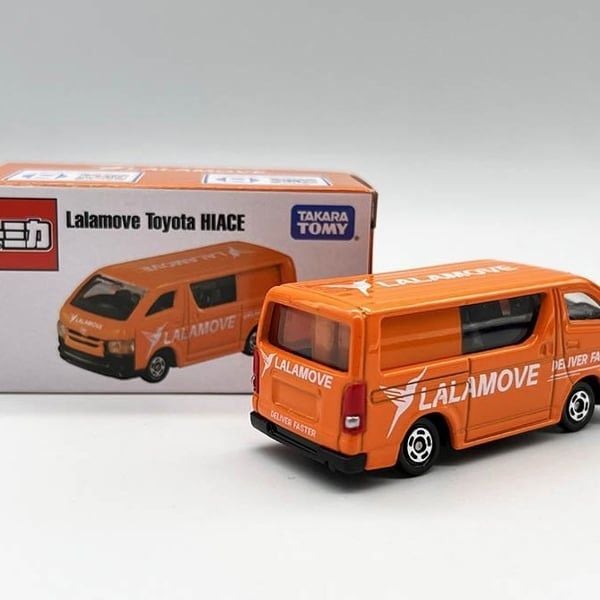  Mô hình xe Tomica Asia Original Lalamove Toyota Hiace tỉ lệ 1:60 Tomica 902591 