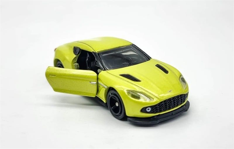  Mô hình xe Tomica Asia 150 No.108 Aston Martin tỉ lệ 1:64 Tomica 944140 