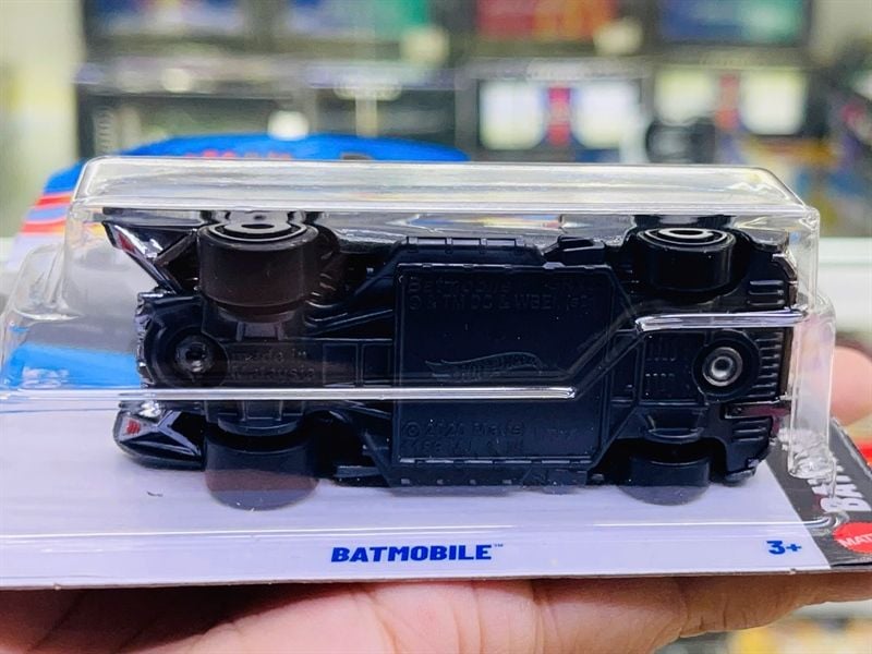  Mô hình xe tải Batmobile Batman Fantasy Hotwheels kim loại có bản quyền chính hãng tỉ lệ 1:64 C4982-FA 