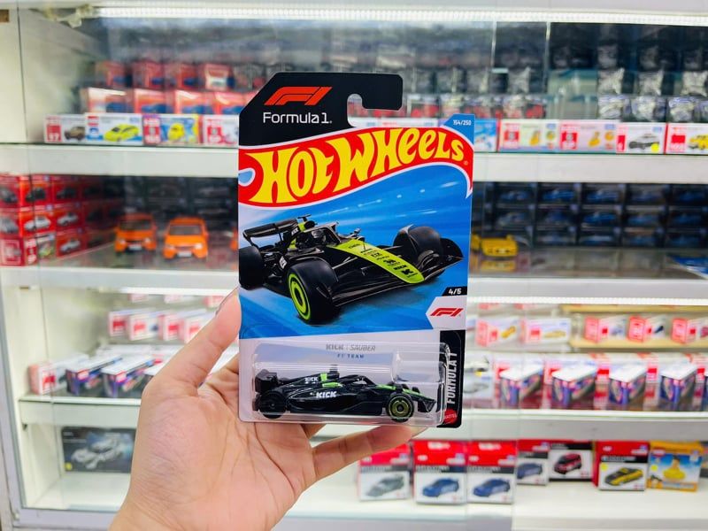  Mô hình xe F1 Formula Kick Sauber Team ÉQUIPE Hot Wheels kim loại có bản quyền chính hãng tỉ lệ 1:64 C4982-F1 