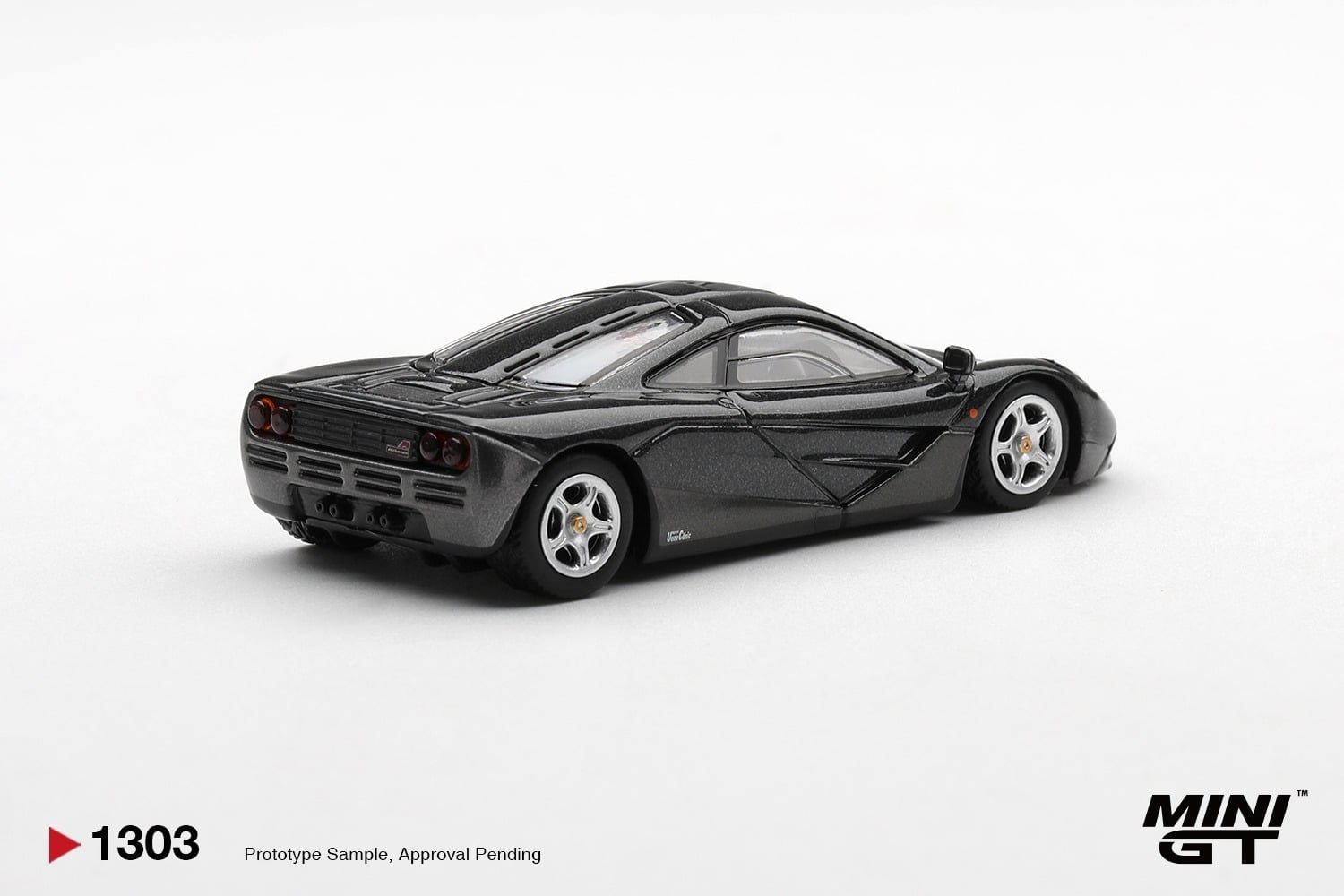  Mô hình xe McLaren F1 Blue Black Metallic bản card tỉ lệ 1:64 MiniGT MGT01303 