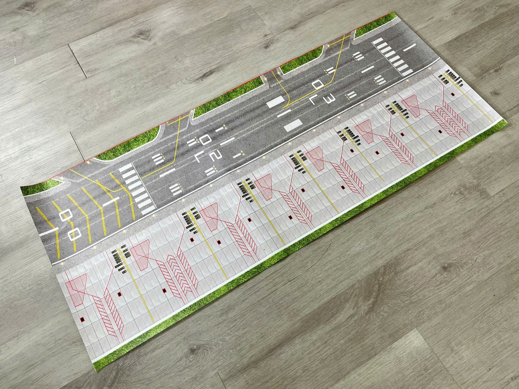  Phụ kiện trưng bày đường băng, bãi đáp chất liệu in pp cán mờ chống nước bụi bẩn kt 120x50cm cho máy bay mô hình nhiều tỉ lệ DR014 