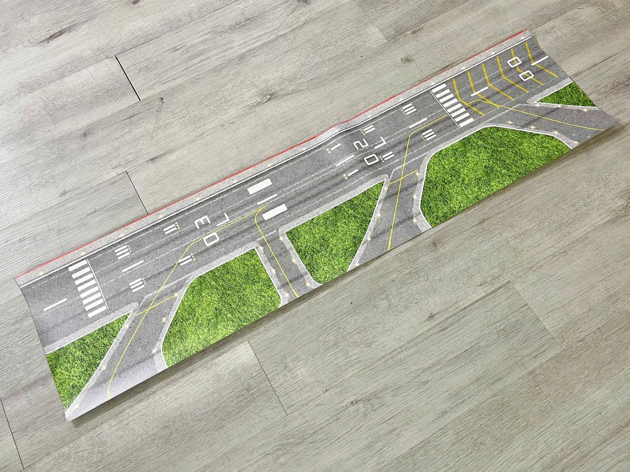  Phụ kiện trưng bày đường băng chất liệu in pp cán mờ chống nước bụi bẩn kt 120x30cm cho máy bay mô hình nhiều tỉ lệ DR014 