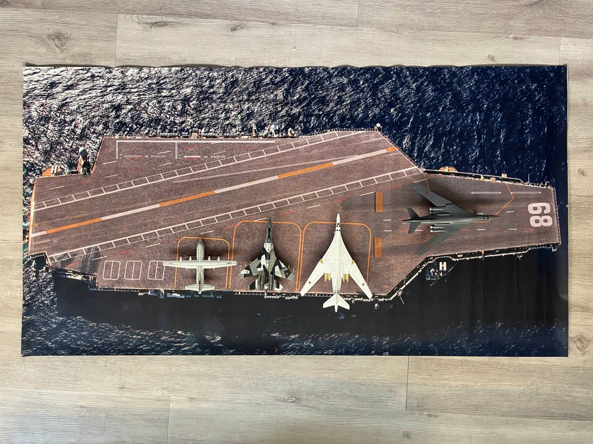  Diorama tàu sân bay bãi đáp đường băng in PP cán mờ chống nước bụi bẩn khổ dài 150cm cho máy bay mô hình 16cm 20cm 1:200 1:400 DR046 