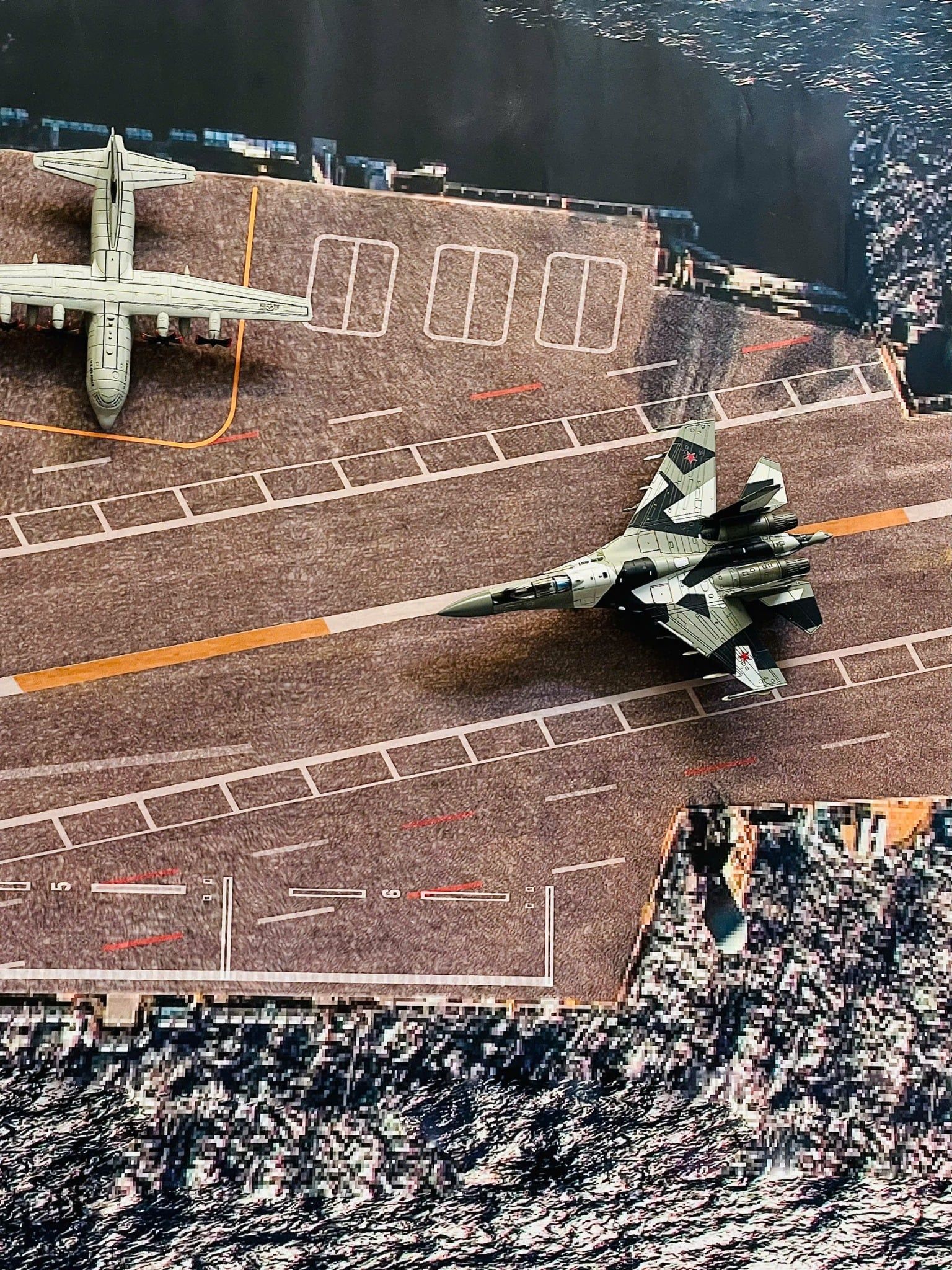  Diorama tàu sân bay bãi đáp đường băng in PP cán mờ chống nước bụi bẩn khổ dài 150cm cho máy bay mô hình 16cm 20cm 1:200 1:400 DR046 