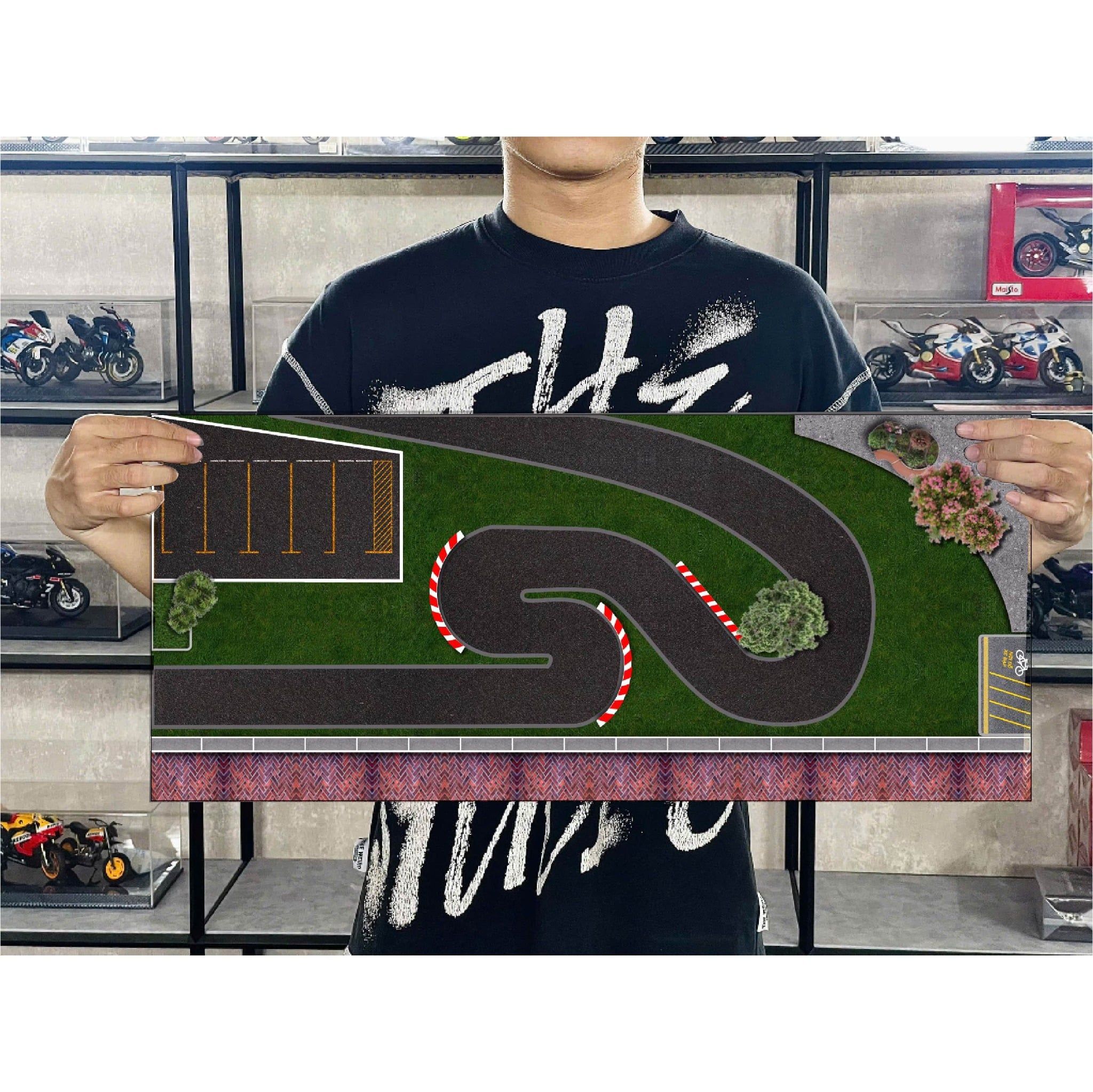  Diorama mô phỏng mặt đường - bãi đỗ xe - pit race in PP cán mờ chống nước bụi bẩn kích cỡ 90x40cm tỉ lệ 1:64 Autono1 DR602 