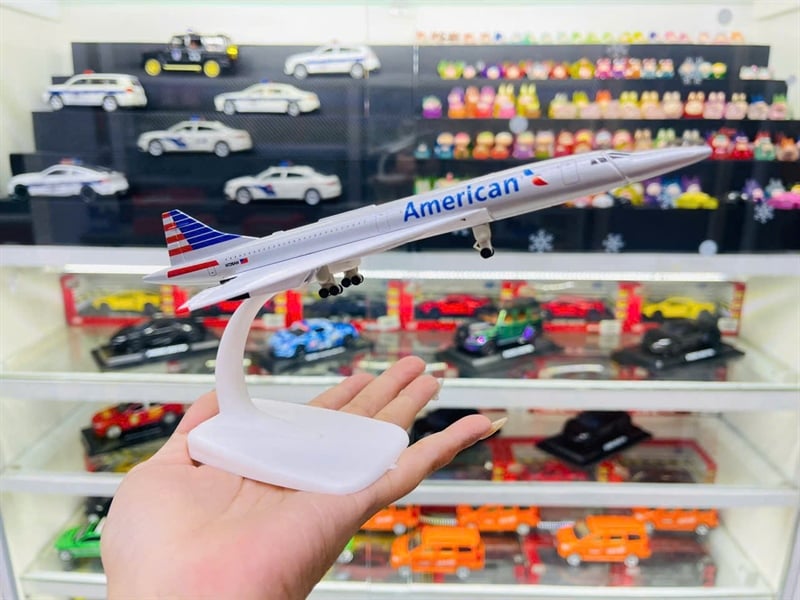  Mô hình máy bay phản lực Concorde American Airlines có bánh xe kích thước 20cm MB20135 