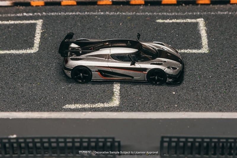  Mô hình xe Koenigsegg One:1 Silver tỉ lệ 1:64 Tarmac Works T64G-TL054-SL 