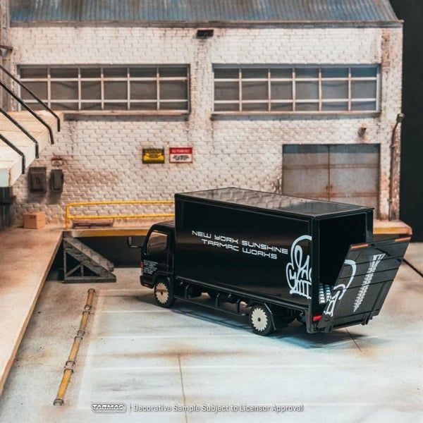  Mô hình xe Mitsubishi Fuso Canter – Box Truck – New York Sunshine tỉ lệ 1:64 Tarmac Works T64T-TL002-NYS 