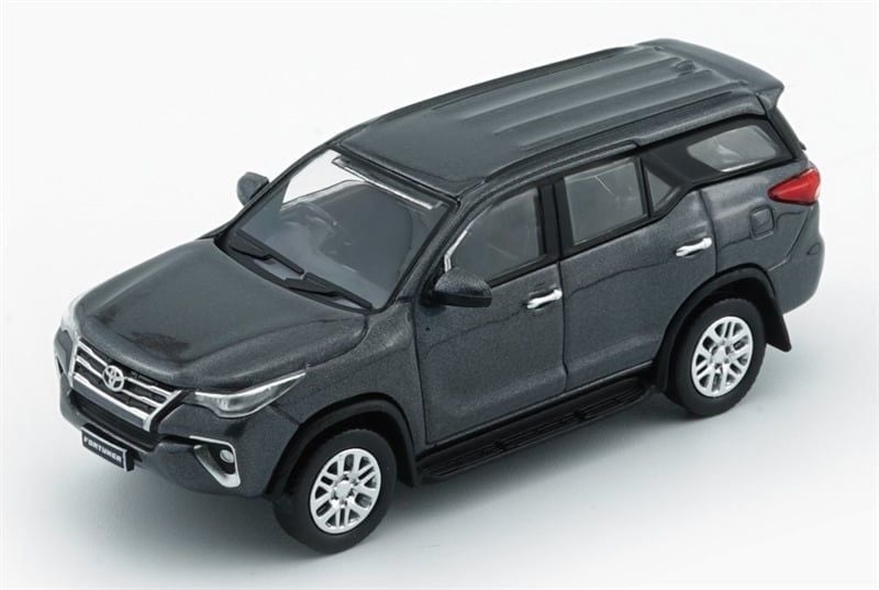  Mô hình xe Toyota Fortuner 2018 Dark Grey tỉ lệ 1:64 BMC 