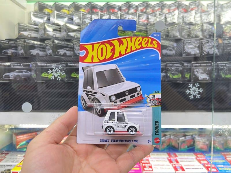  Mô hình xe Volkswagen golf MK1 tooned Mainline - Exoticars (xe thật) Hot Wheels kim loại có bản quyền chính hãng tỉ lệ 1:64 C4982-ML 