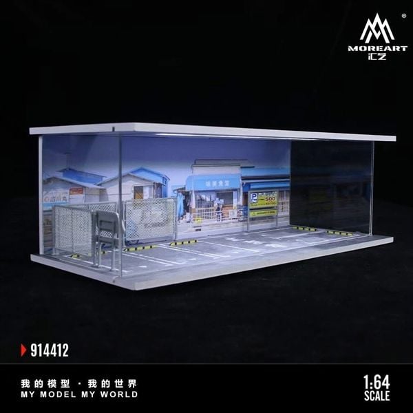  Hộp trưng bày mô phỏng bãi đỗ xe Parking lot - Cafeteria lighting Edition Scene kích thước30cmx13.3cmx10cm tỉ lệ 1:64 MoreArt MO914412 