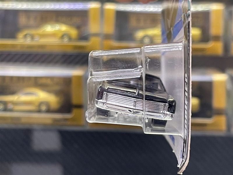  Mô hình xe Buicl Riviera Hotwheels kim loại có bản quyền chính hãng tỉ lệ 1:64 C4982-BK 