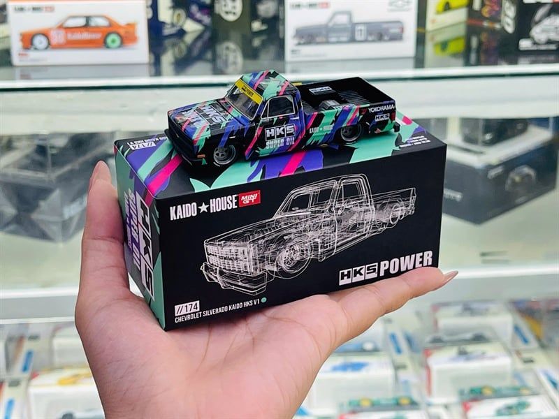  [Hàng Loose] Mô hình xe Chevrolet Silverado KAIDO HKS V1 tỉ lệ 1:64 Kaido House KHMG174 