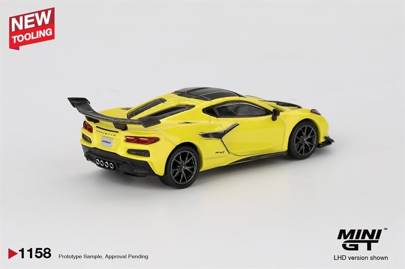  Mô hình xe Chevrolet Corvette ZR1 Accelerate Yellow bản card tỉ lệ 1:64 MiniGT MGT01158 