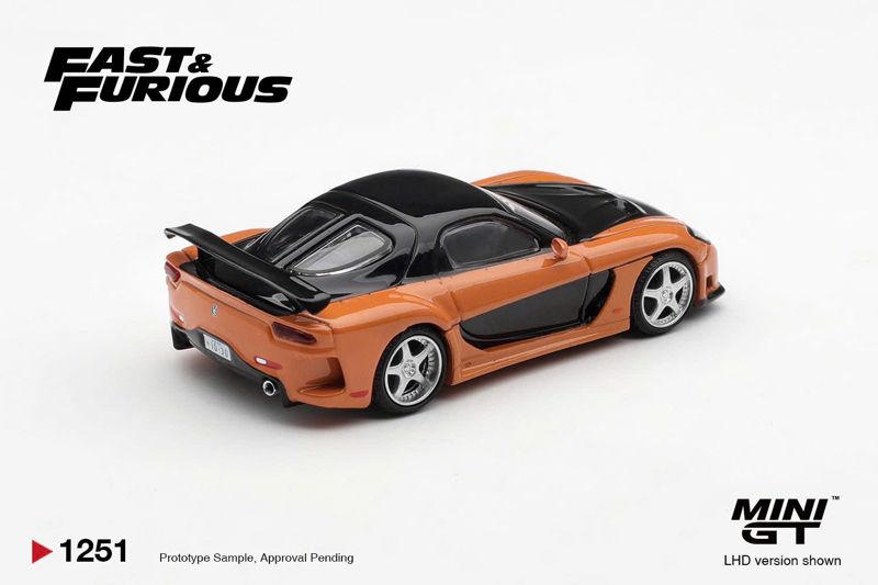  Mô hình xe Mazda RX-7 VeilSide Fortune “The Fast and the Furious: Tokyo Drift” tỉ lệ 1:64 bản card MGT01251-BL 