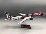  Mô hình máy bay dòng B B777 Qatar Formula 1 no led MB47125 