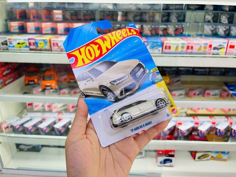  Mô hình xe Audi '17 RS 6 Avant Champange Hot Wheels kim loại có bản quyền chính hãng tỉ lệ 1:64 C4982-AD 