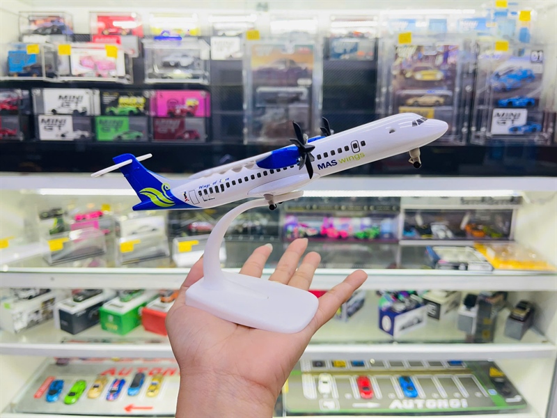  Mô hình máy bay cánh quạt East Malaysia Airlines MAS ATR-72 20cm MB20152 