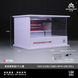  Hộp trưng bày mô phỏng showroom Porsche có bàn xoay - đèn kèm nhân vật kích thước 20 cm x 15 cm x 13 cm tỉ lệ 1:64 MoreArt MO917001 