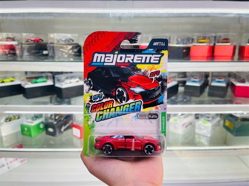  Mô hình xe Color Changers - xe đổi màu Audi RS e-tron GT tỉ lệ 1:64 Majorette 8504000001 
