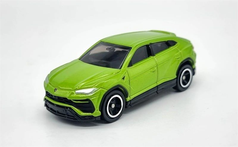  Mô hình xe Asia 150 Lamborghini Urus - 24 tỉ lệ 1:64 Tomica 944126 
