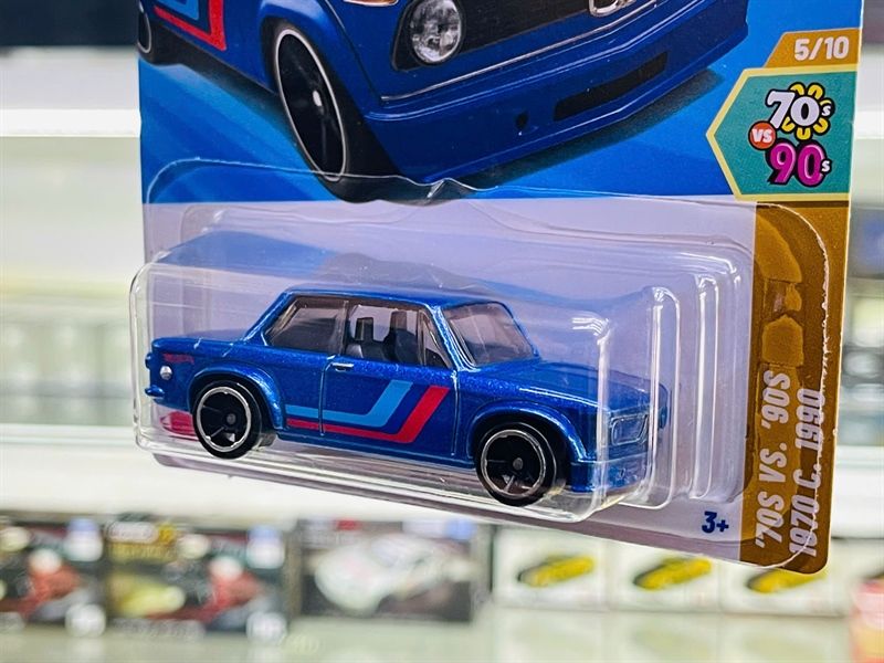  Mô hình xe BMW 2002 Hotwheels kim loại có bản quyền chính hãng tỉ lệ 1:64 C4982-BMW 